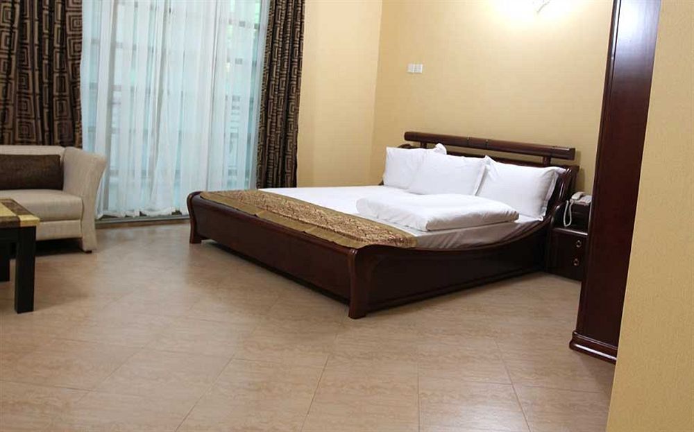 Biraj International Hotel Kampala Exterior foto
